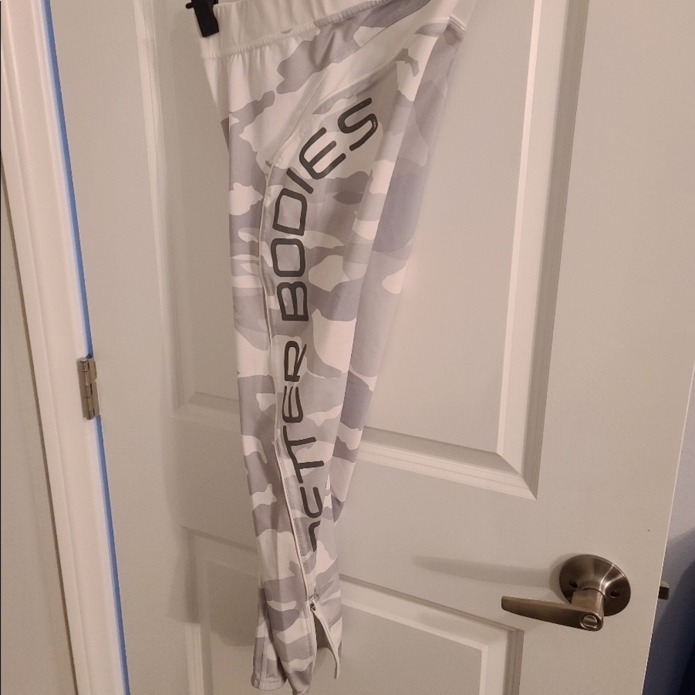 Better Bodies limited Edition White Camo Leggings